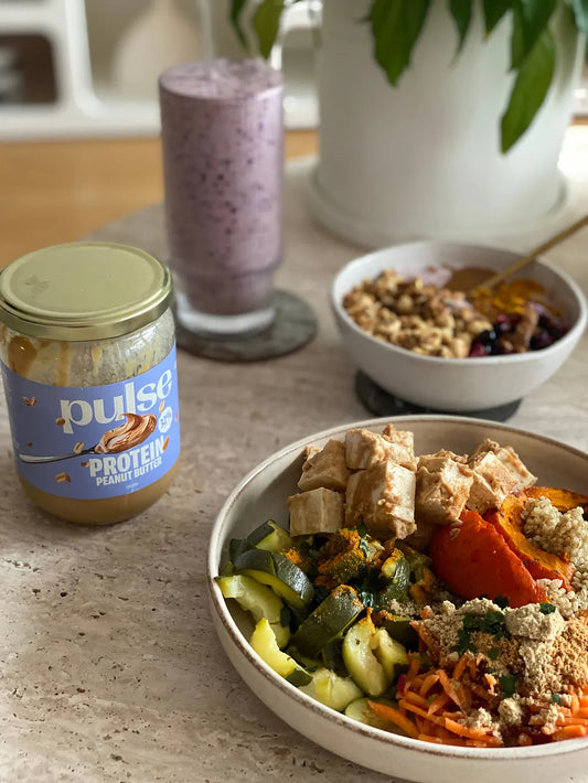 Tofu bowl protéiné au beurre de cacahuètes